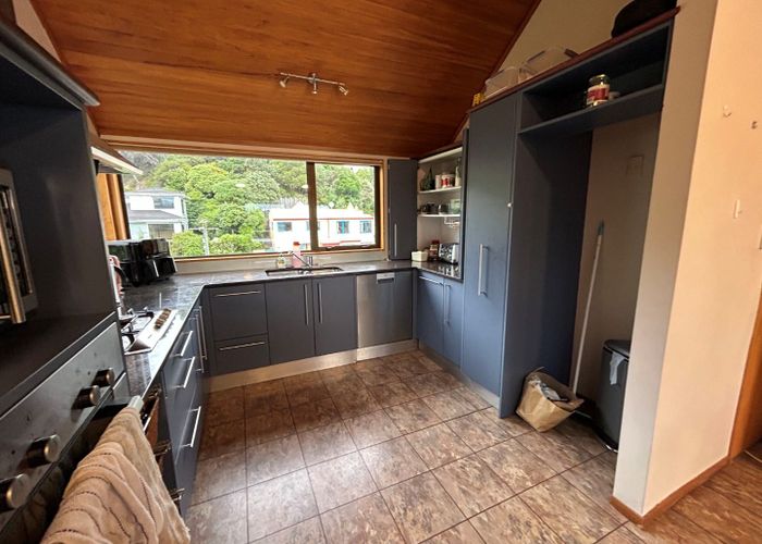  at 16 Trevor Terrace, Paremata, Porirua, Wellington