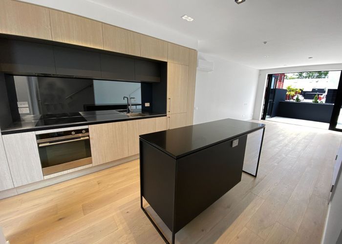  at 4/33 Kilmore Street, Christchurch Central, Christchurch