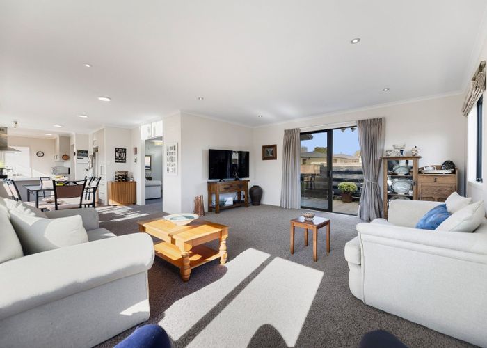  at 32 Donny Avenue, Chartwell, Hamilton