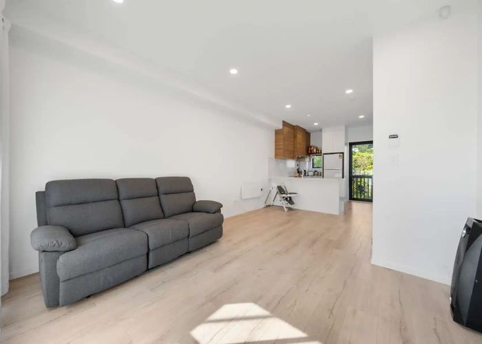  at 132 Tiriwa Drive, Massey, Waitakere