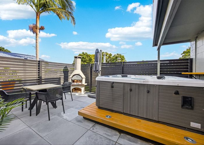  at 160 Weatherly Road, Torbay, North Shore City, Auckland