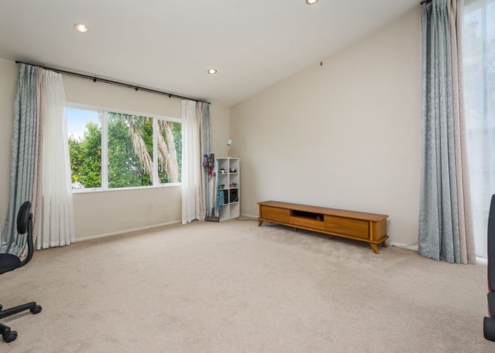  at 90 Oakway Dr, Albany, North Shore City, Auckland