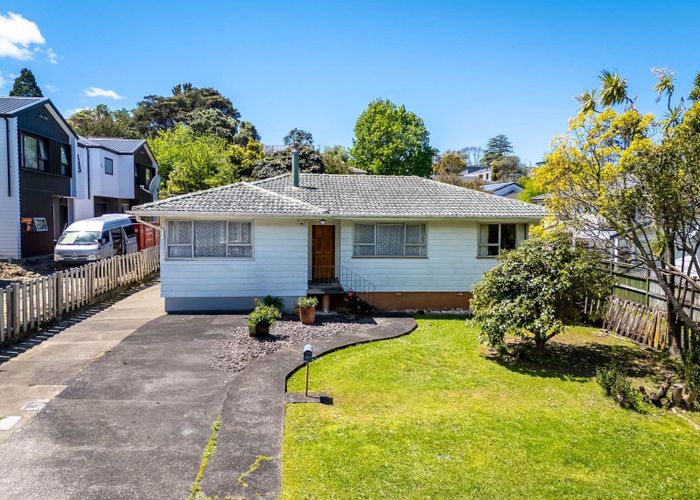  at 69 Salamanca Road, Sunnynook, North Shore City, Auckland