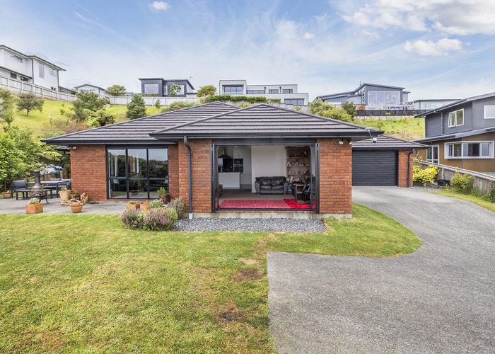  at 24 Ships Cove, Whitby, Porirua, Wellington