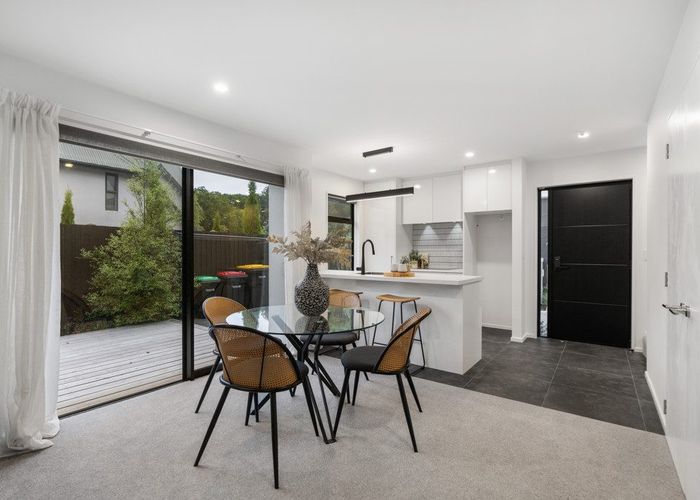 at 2/10 Brockworth Place, Riccarton, Christchurch City, Canterbury