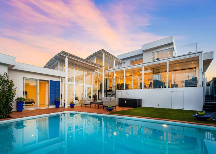  at 100 Bramley Drive, Farm Cove, Manukau City, Auckland