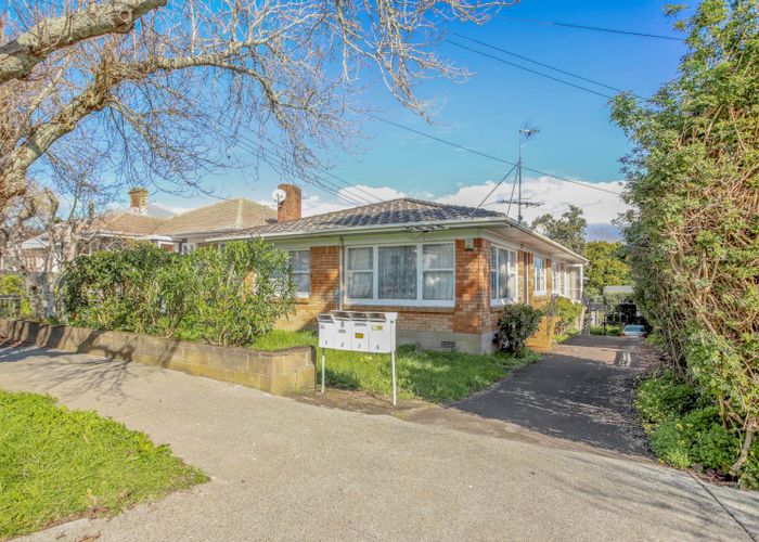  at 2/36 Wiremu Street, Balmoral, Auckland