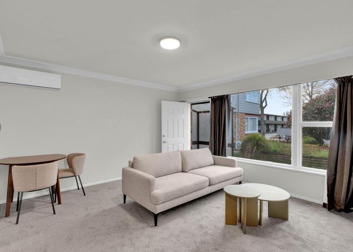  at 2/18 Wellington Street, Hamilton East, Hamilton, Waikato