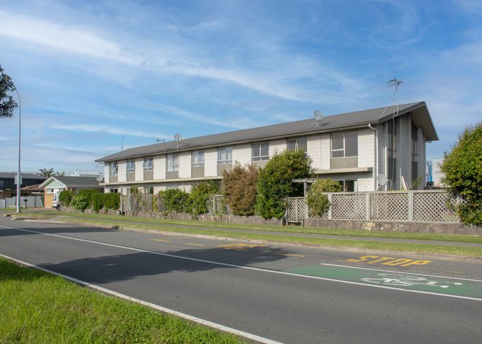  at 350 Maunganui Road (Units 1-10), Mount Maunganui, Tauranga, Bay Of Plenty