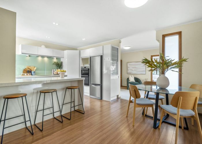  at 8 Kauri Road, Birkenhead, Auckland