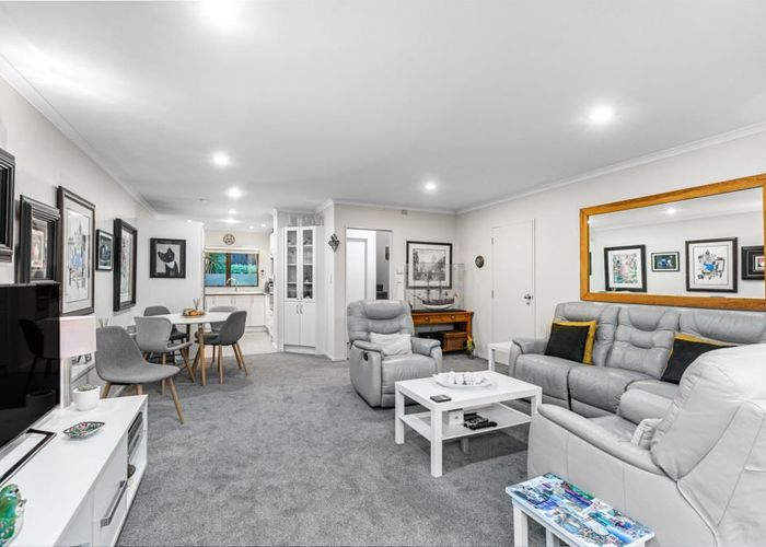  at 5/102 GREENHITHE ROAD, Greenhithe, North Shore City, Auckland