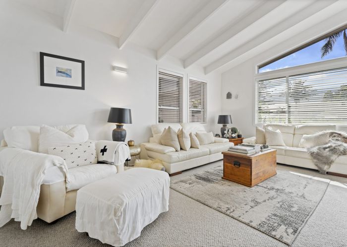  at 9 Fratley Avenue, Farm Cove, Manukau City, Auckland