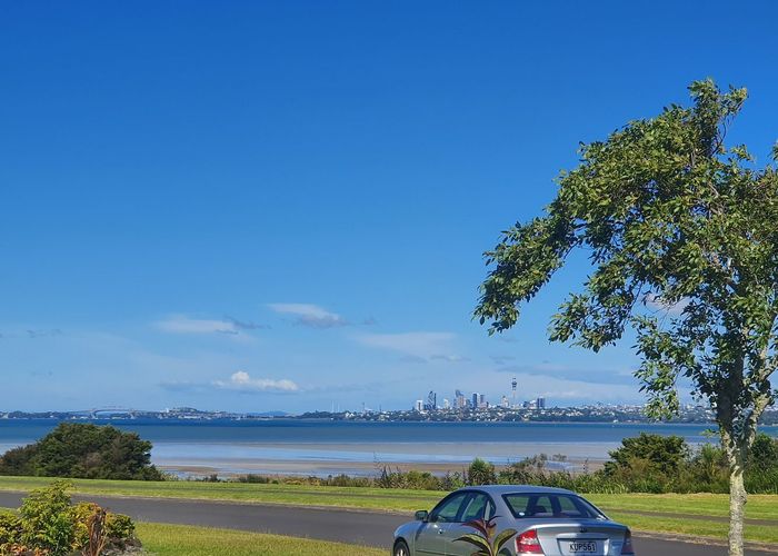  at 10 Longbush Road, Te Atatu Peninsula, Waitakere City, Auckland