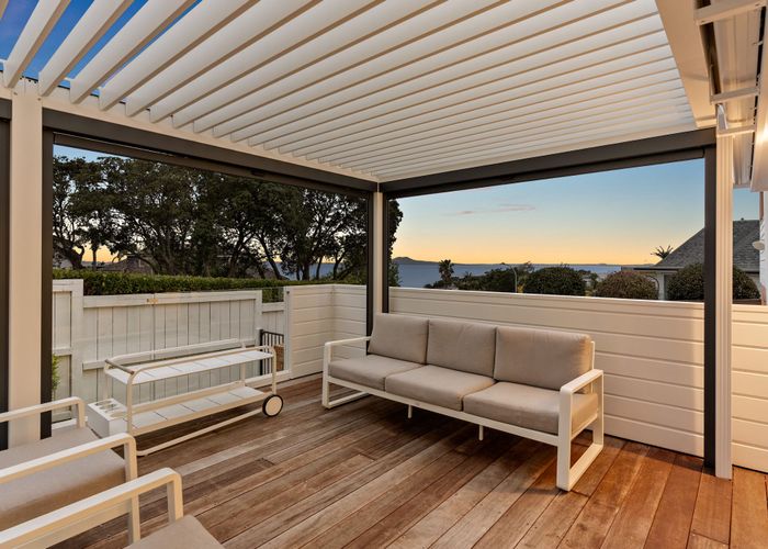  at 2/33 Sharon Road, Torbay, North Shore City, Auckland