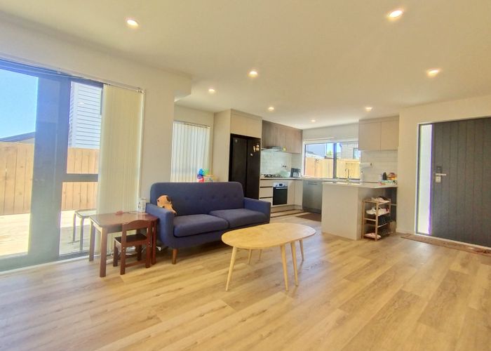 at 43B West Harbour Drive, West Harbour, Waitakere City, Auckland