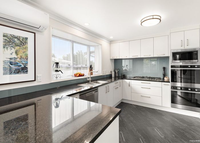  at 17 Queenwood Avenue, Queenwood, Hamilton