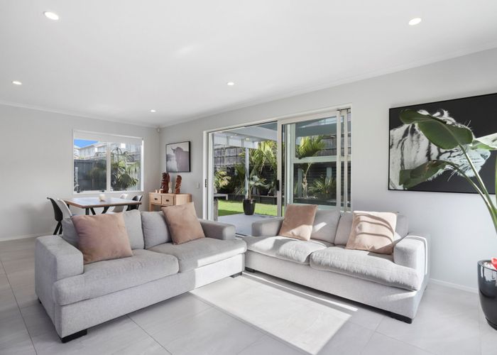  at 16 Samuel Cassidy Avenue, Swanson, Waitakere City, Auckland