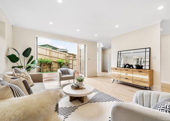  at 77 Donovan Street, Blockhouse Bay, Auckland