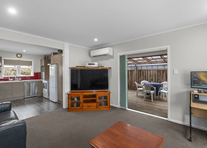  at 83 Sturges Road, Henderson, Auckland