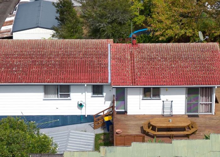  at 20 Newham Place, Henderson, Waitakere City, Auckland