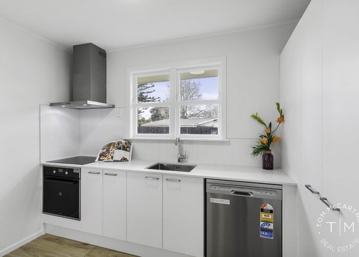  at 5 Corsair Crescent, Mangere, Auckland