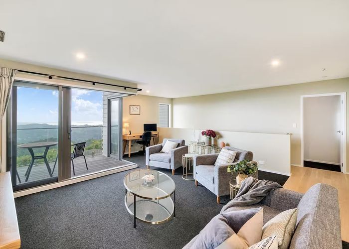  at 23 Quinns Road, Waiatarua, Waitakere City, Auckland