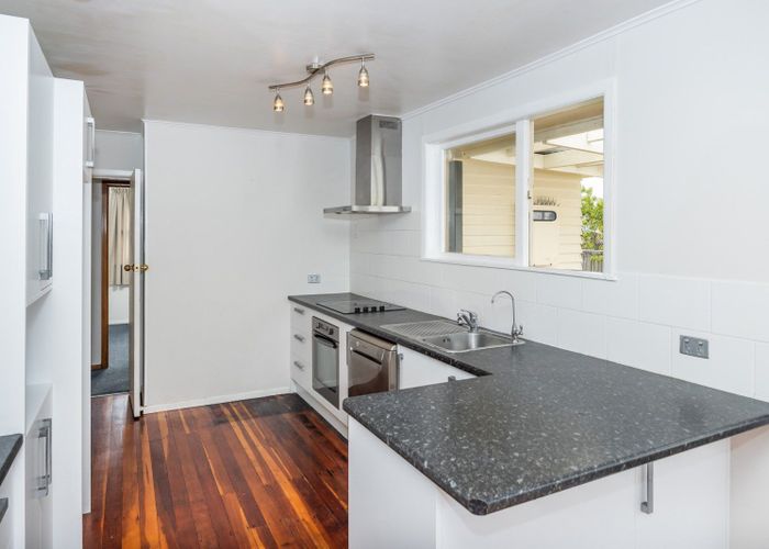  at 4 Sundown Crescent, Melville, Hamilton
