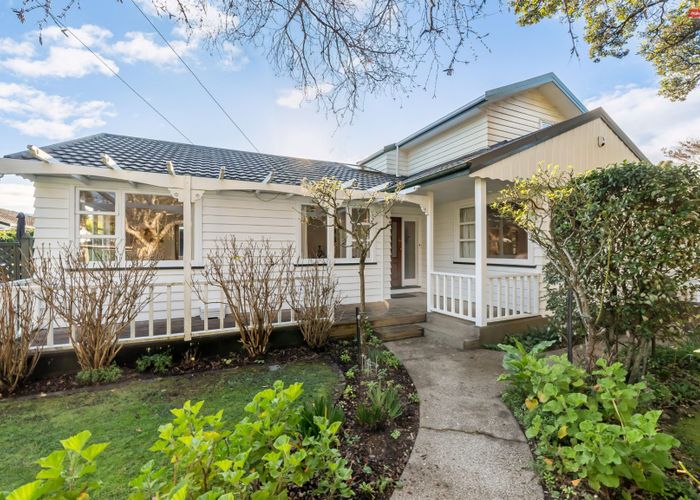  at 27 Hinau Street, Woburn, Lower Hutt
