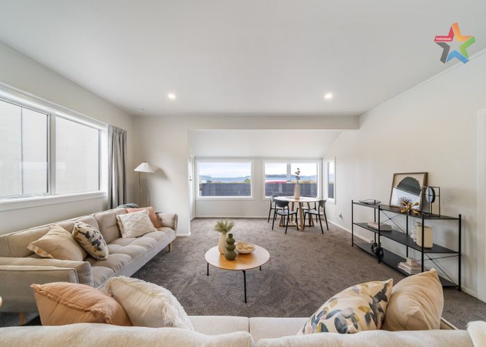 at 221 The Esplanade, Petone, Lower Hutt