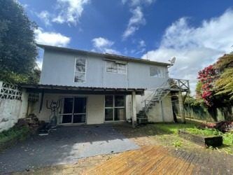  at 15a Russell Crescent, Western Heights, Waitakere City, Auckland