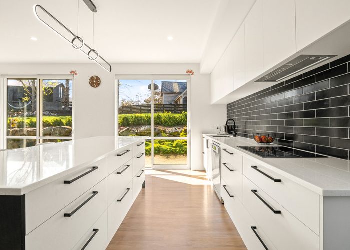  at 16 Redwoods Lane, Helensburgh, Dunedin