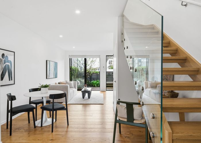  at 2/4 Glen Atkinson Street, Saint Heliers, Auckland City, Auckland