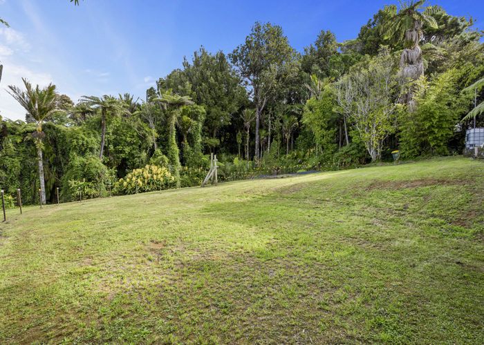  at 21 Quinns Road, Waiatarua, Waitakere City, Auckland