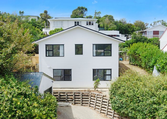  at 176 Newland Road, Newlands, Wellington, Wellington