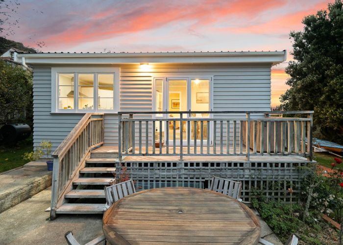  at 8 Rosehill Road, Macandrew Bay, Dunedin, Otago