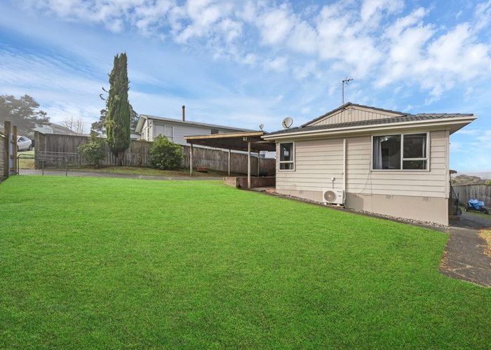  at 9 Glenbervie Crescent, Massey, Waitakere City, Auckland