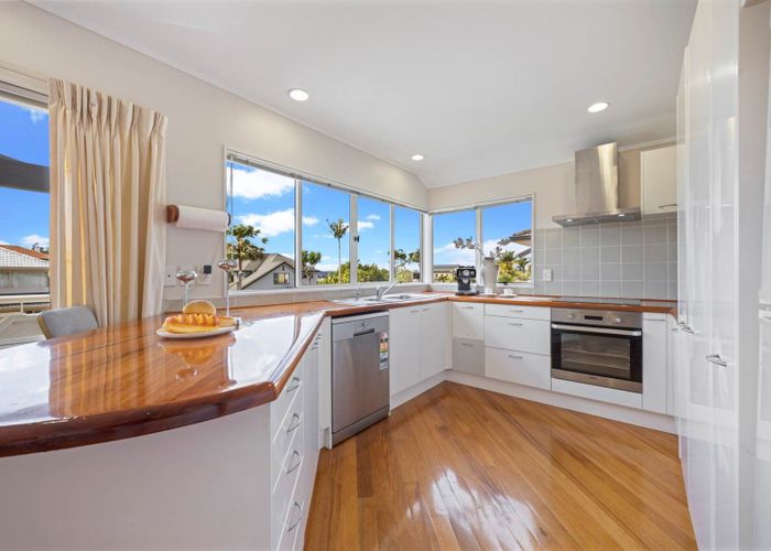  at 6 Harbour Lights Close, West Harbour, Waitakere City, Auckland