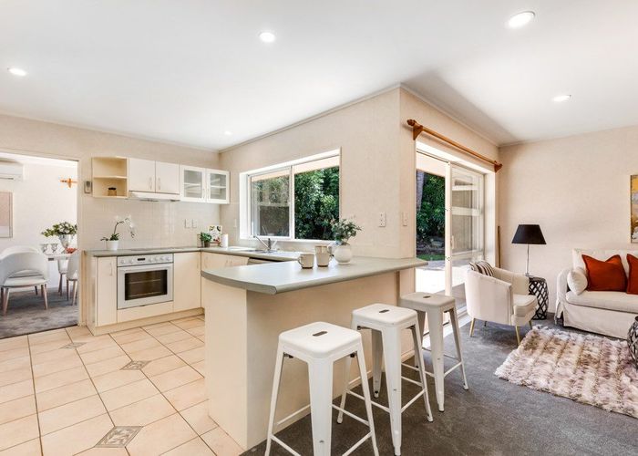  at 10 Stewart Gibson Place, Manurewa, Manukau City, Auckland