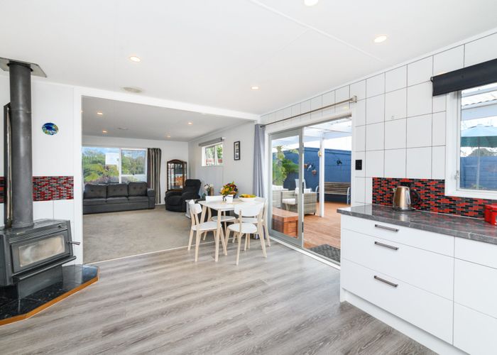  at 2 Grant Place, Awapuni, Palmerston North