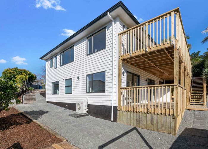  at 16 Meharg Place, Fairview Heights, Auckland