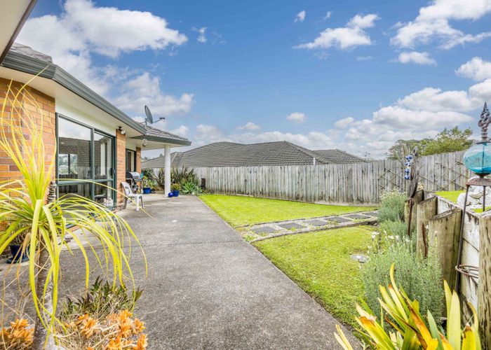 at 12 Fleetwood Drive, Henderson, Auckland