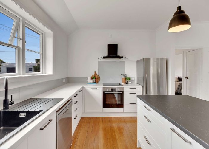  at 2 Richmond Street, Whanganui East, Whanganui