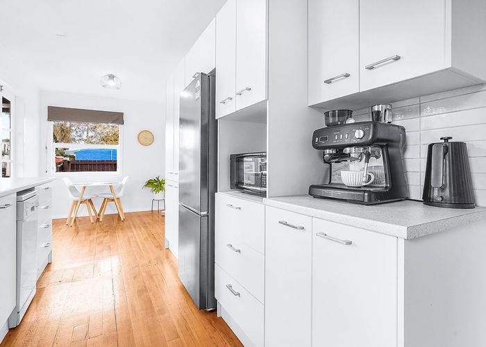  at 1 Kelvin Place, Hamilton East, Hamilton