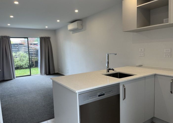  at 3/47 Awaroa Road, Sunnyvale, Auckland