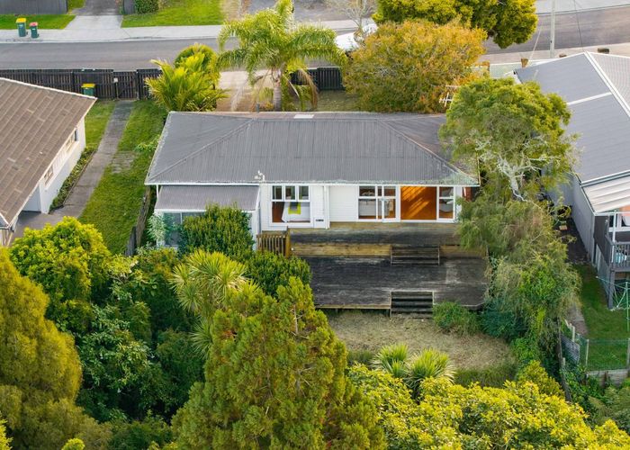  at 18 Chorley Avenue, Massey, Waitakere City, Auckland