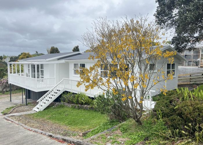  at 100 Udys Road, Pakuranga, Auckland