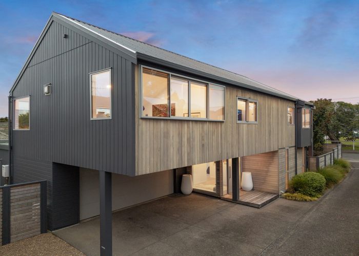  at 2/43 Princes Street, Northcote Point, North Shore City, Auckland