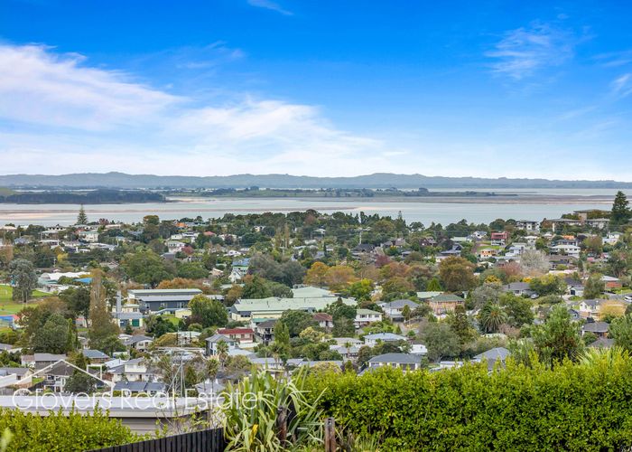  at 6A Ava Avenue, Titirangi, Auckland