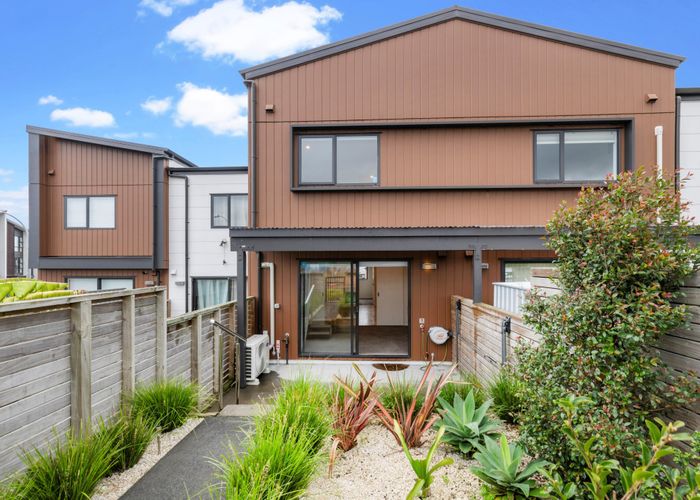  at 3 Sun Orchid Avenue, Wiri, Auckland
