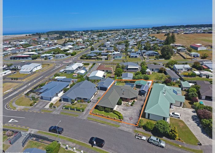  at 5 Teppett Place, Foxton Beach, Horowhenua, Manawatu / Whanganui